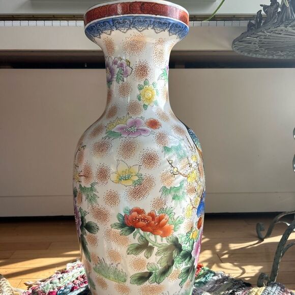 Chinese Lsrge Floral And Birds Beautiful Porcelain 24” Tall 10” Wide Beautiful - Picture 11 of 16